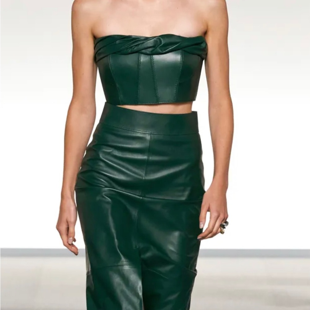 GIVENCHY NWT $3790. FOREST GREEN LEATHER PENCIL SKIRT S 2 RUNWAY